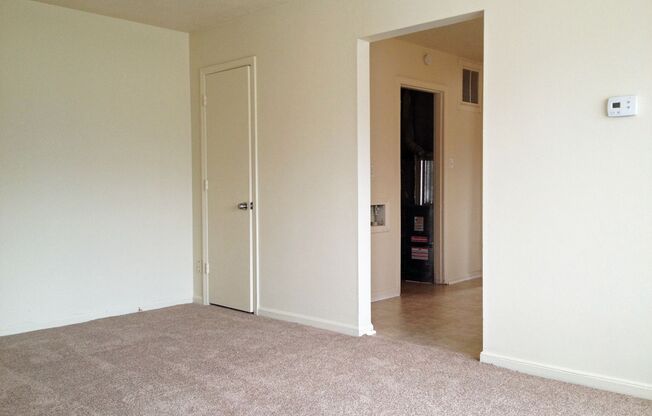 1 bed, 1 bath, 575 sqft, $900, Unit 5