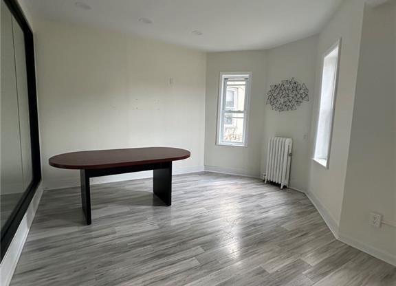 Studio, 2,160 sqft, $4,000