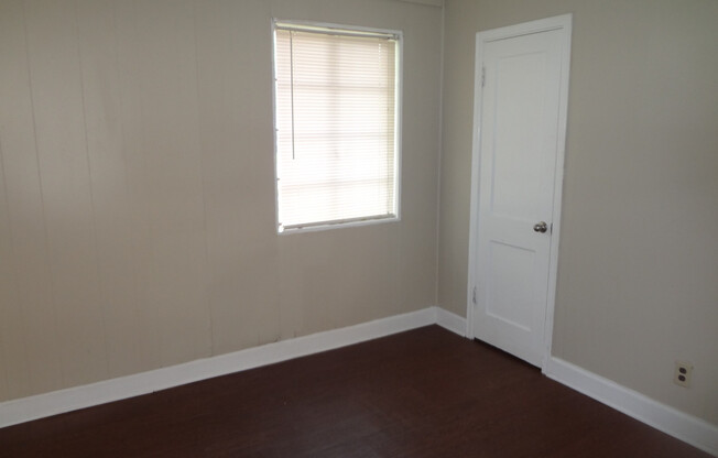 2 beds, 1 bath, $895