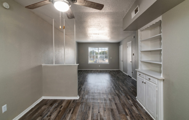 Royal Terrace: Renovated Euless Apartments, New Management!