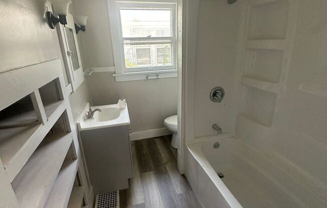 CENTRALLY LOCATED 2 BEDROOM