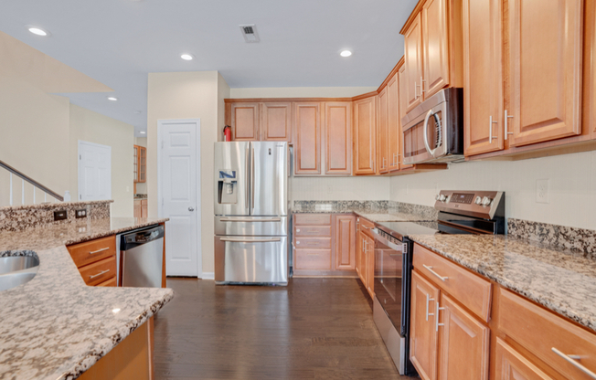9329 LENOX POINTE DR