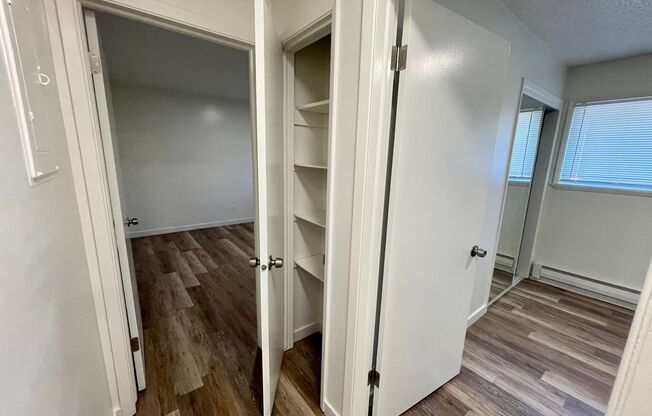 2 beds, 1 bath, 760 sqft, $1,100, Unit 10