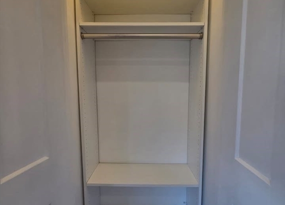 Studio, 1 bath, $1,550, Unit 24