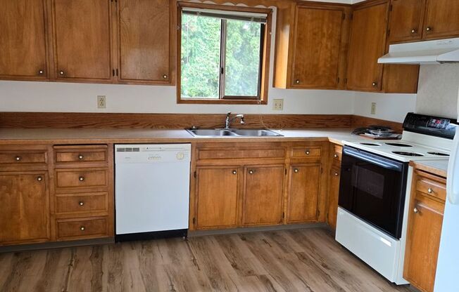 2116 2122 NOMAD CT SE