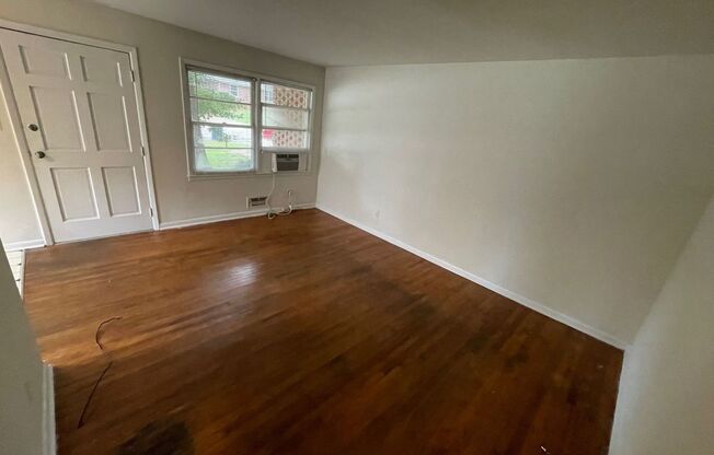 PRE-LEASING FOR AUGUST 2026! WALK TO CAMPUS!