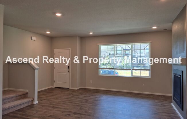 End Unit Vineyards @ Abbey Creek Bethany Townhome Open Floor Plan NO Pets Available NOW!