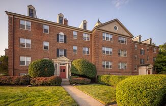 Shaker Lake Apartments & North Moreland Courts