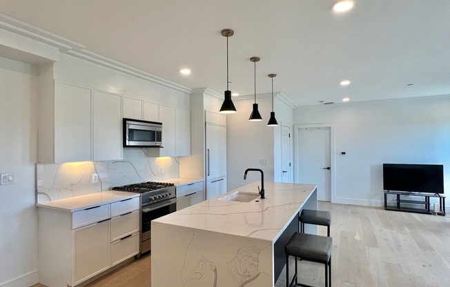 2 beds, 2 baths, 1,070 sqft, $4,200, Unit 302