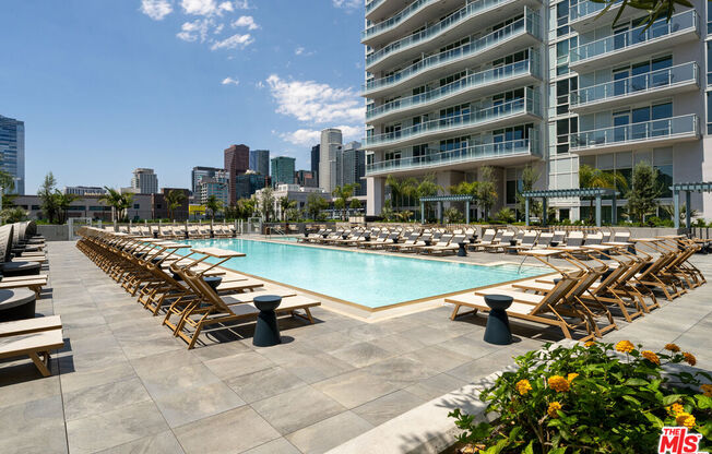4 beds, 4.5 baths, 3,652 sqft, $25,000, Unit PH 1