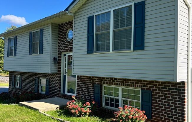 3 bedroom 2 bathroom Home In Shippensburg PA!