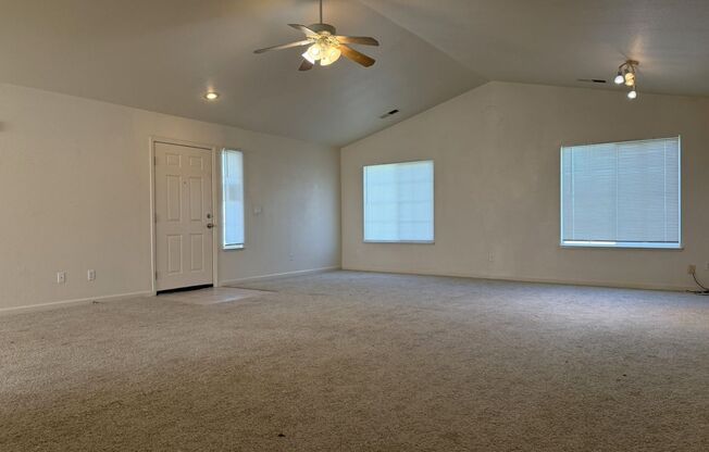 Spacious 2/1 in the country AVAILABLE NOW!!!