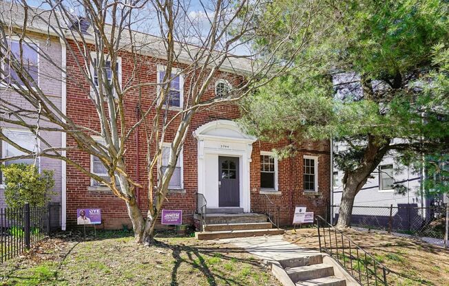 3944 7th Street, NE