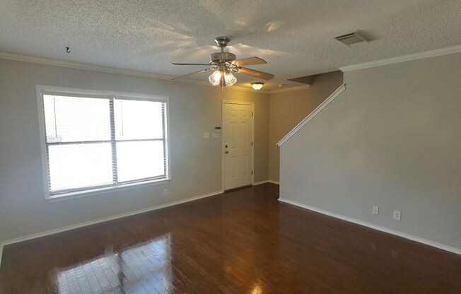 Three Bedroom 2.5 Bath close to Medical Center and USAA in Kenton Place