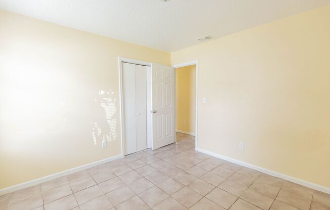 2 beds, 1 bath, $1,550