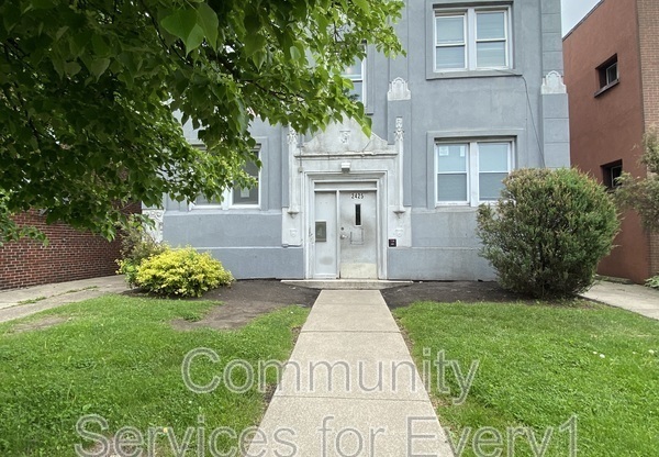 2425 DELAWARE AVE