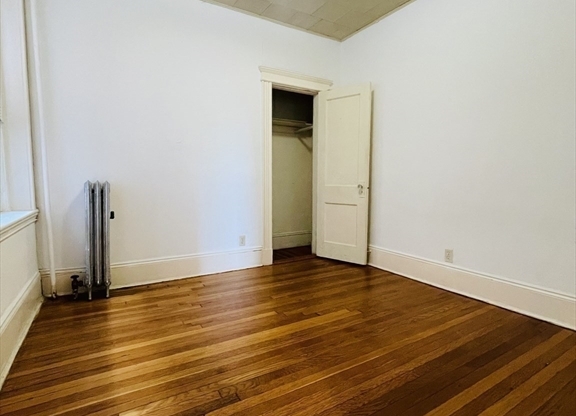 1 bed, 1 bath, 600 sqft, $2,800, Unit 15