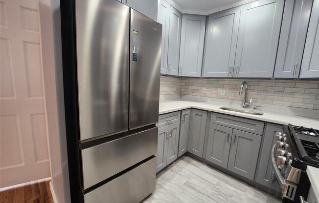 3 beds, 2 baths, 925 sqft, $3,250, Unit 2