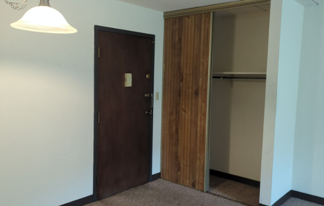 2 beds, 1.5 baths, 1,000 sqft, $1,050, Unit 106