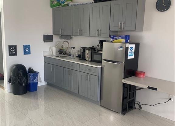 Studio, 1,200 sqft, $4,800