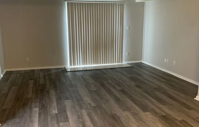 1 bed, 1 bath, 755 sqft, $1,150, Unit 5905H