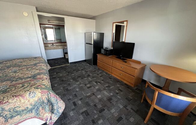 1 bed, 1 bath, $650, Unit 1 bed-1 bath