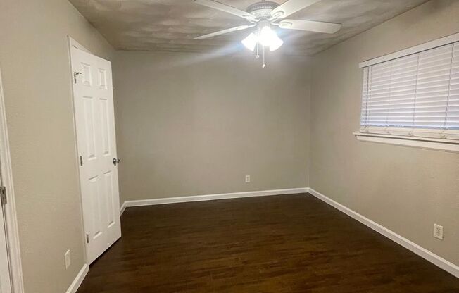 1 bed, 1 bath, 650 sqft, $1,050, Unit 105