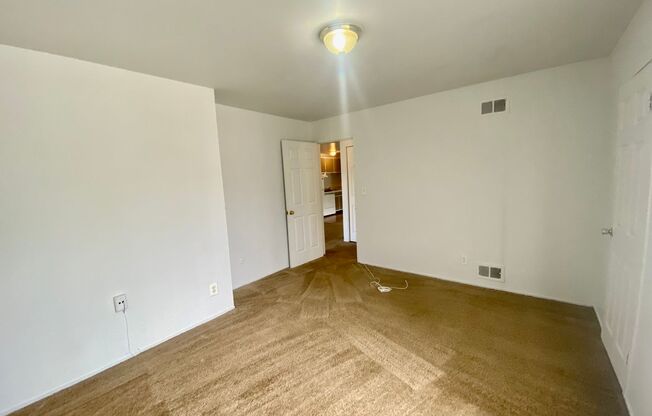 2 beds, 1 bath, 1,000 sqft, $1,245, Unit #25