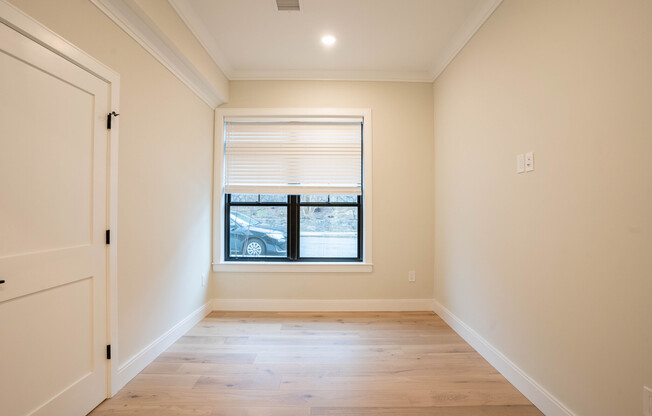 2 beds, 2 baths, 925 sqft, $4,075, Unit 102