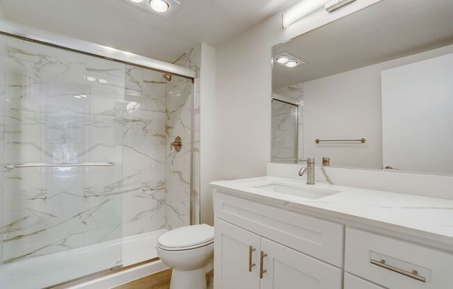 1 bed, 1 bath, 700 sqft, $2,295, Unit 33