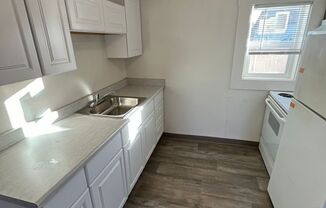 2 beds, 1 bath, $1,250, Unit 12