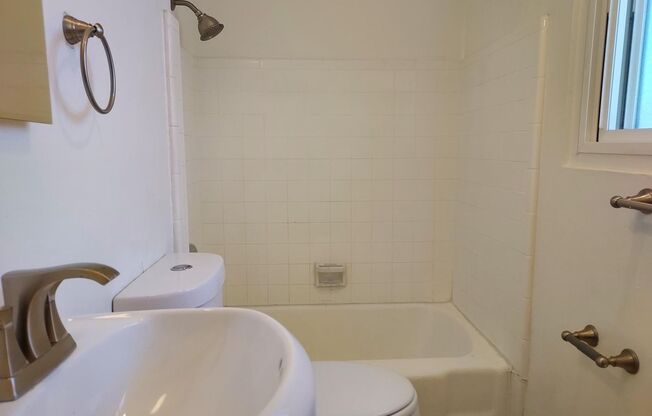 Studio, 1 bath, 500 sqft, $1,630, Unit 2138 1/2