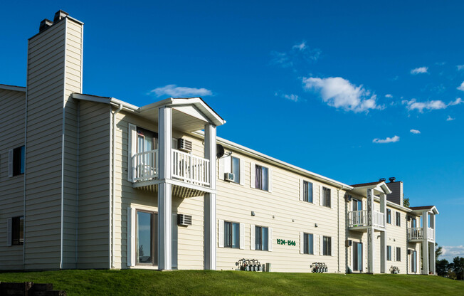 2 beds, 1 bath, 980 sqft, $1,035, Unit 1540