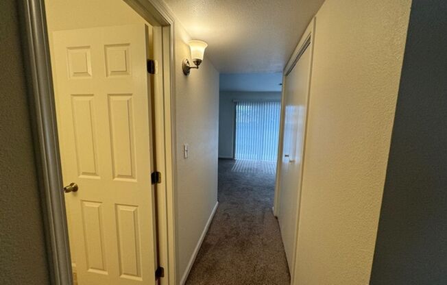 2 beds, 1 bath, $1,900, Unit A