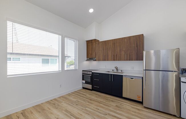 Studio, 1 bath, 439 sqft, $2,245, Unit 707