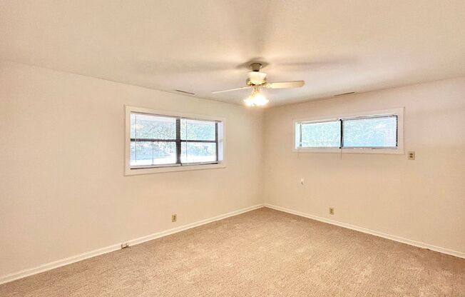 2 beds, 1 bath, $1,100, Unit 3074-A