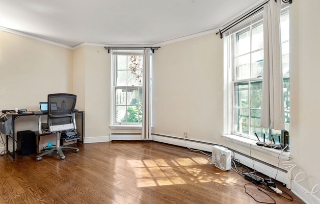 143 LONGWOOD AVE