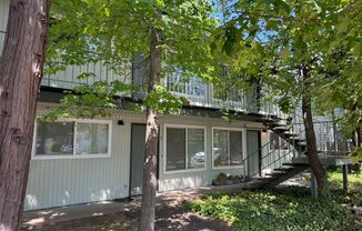 OlMe02~ 1630 Ferry St. ~ Campus Chateau North