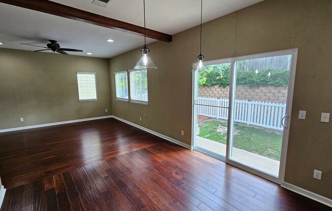 Amazing 3 bedrooms plus a loft, and 2.5 bathroom located in Fallbrook farms Thornton