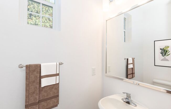 3 beds, 2.5 baths, 1,322 sqft, $1,699, Unit 202