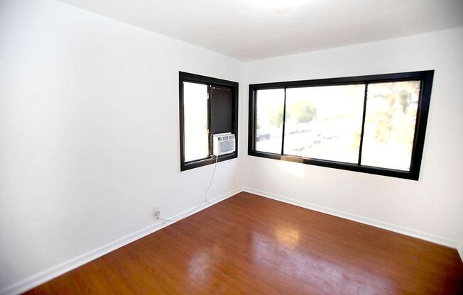 5304 Union Pacific Ave