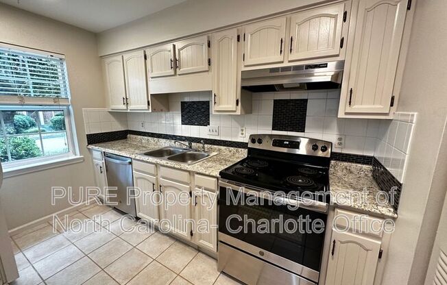 11020 HUNTER TRL LN
