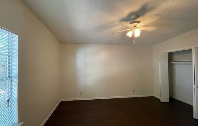 2 beds, 1 bath, 1,159 sqft, $1,400, Unit Unit A