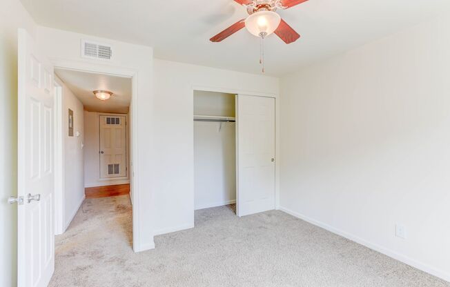 2 beds, 2 baths, 940 sqft, $1,575, Unit 47