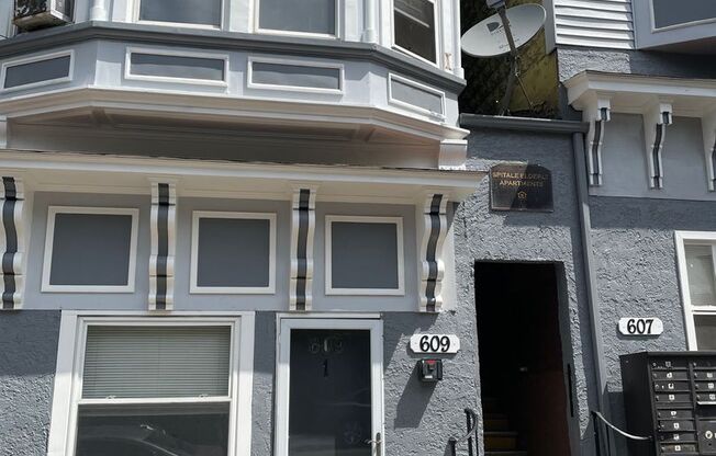 607-609 Northampton Street