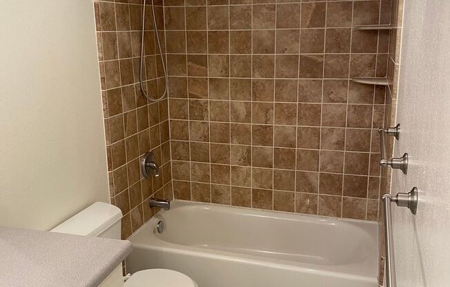 1 bed, 1 bath, $2,300, Unit # 241