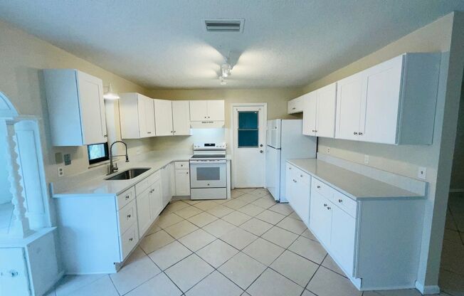 2 beds, 2 baths, $1,950