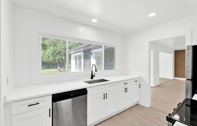 2BD-1BTH HOME | NEWLY RENOVATED | WEST BLOOMFIELD, MI