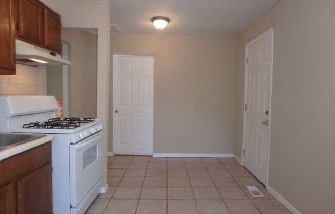 2 beds, 1 bath, $850