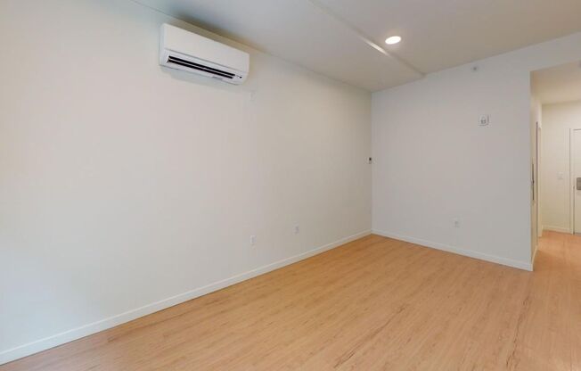 Studio, 1 bath, 370 sqft, $1,845, Unit 109